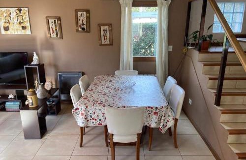San Carlos de Bariloche Ski Chalet | La Casa de la Colina: Family and Pet Friendly Retreat
