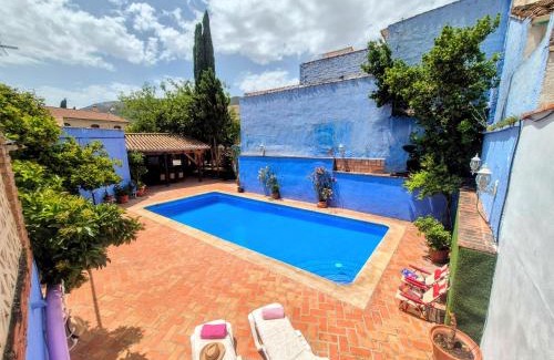 Illora House | Experience Comfort at La casa de Íllora with Great Amenities