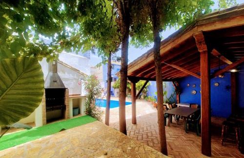 Illora House | Experience Comfort at La casa de Íllora with Great Amenities