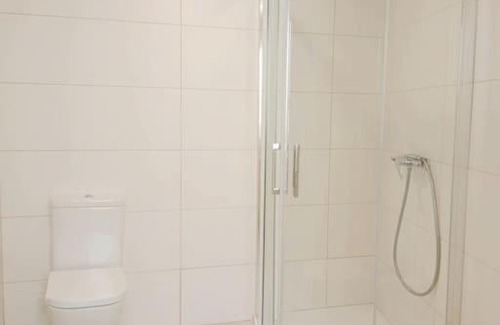 Viveiro Apartment | Discover La Casa de Concha: Pet-Friendly Oceanfront Retreat