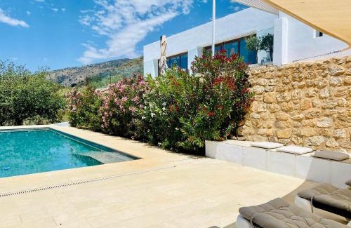 Carataunas Villa | Idyllic La Casa de Cristal - Alpujarra Oceanfront Retreat