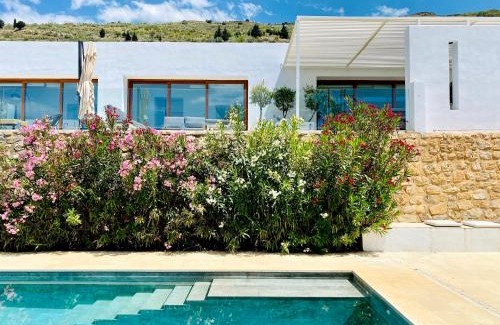 Carataunas Villa | Idyllic La Casa de Cristal - Alpujarra Oceanfront Retreat