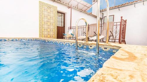 Villaviciosa de Cordoba House | Relax at La Casa de Isabel with Private Pool & Family Fun