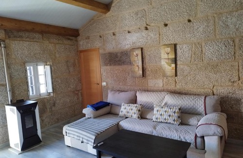 Cotobade House | Family-Friendly Getaway at La Casa de Famelga