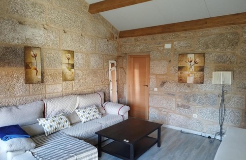 Cotobade House | Family-Friendly Getaway at La Casa de Famelga