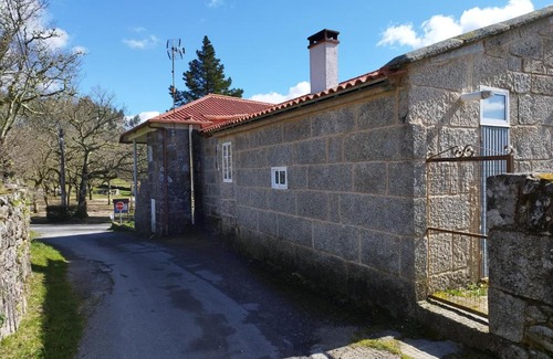 Cotobade House | Family-Friendly Getaway at La Casa de Famelga
