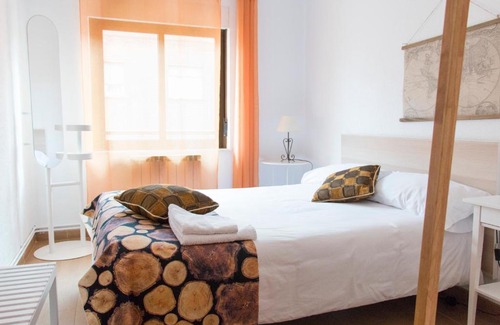 Salesas Apartment | Family-Friendly Retreat at La Casa de Fernando Rojas