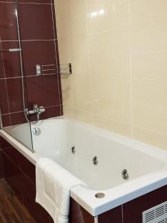 Old Town Apartment | Discover LA CASA DE HERACLES CADIZ - Family Friendly Stay