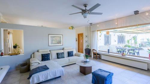 Salinas House | Refreshing Retreat at La Casa de Lú Archidona - 4 Stars