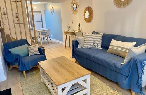 Eu House | Discover La Casa de la Mouette Rieuse - 4-Star Family Retreat