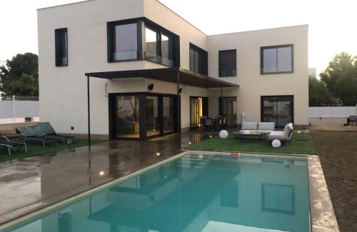 Les Tres Cales Villa | Discover LA CASA DE LA OLIVERA: 4-Star Oceanfront Retreat