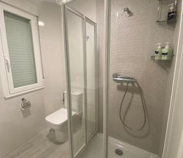 Ponferrada Apartment | Discover La casa de las Flores: Rated 9.7 with Dining Options