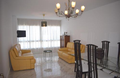 Portomarin Apartment | Discover La Casa de Manuel: Family-Friendly with Pool & Breakfast