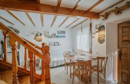 Llanaves de la Reina House | Pet-Friendly Retreat at La Casa De Sara for Family Fun