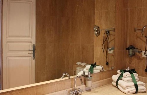 Valderrobres House | Experience La Casa de Sebastian: 4-Star Stay with Breakfast