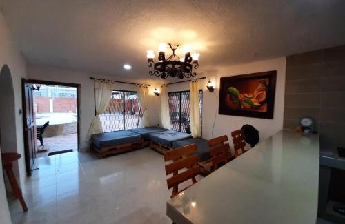 Santa Veronica House | Pet-Friendly Retreat at La Casa De Vero - 4-Star Comfort