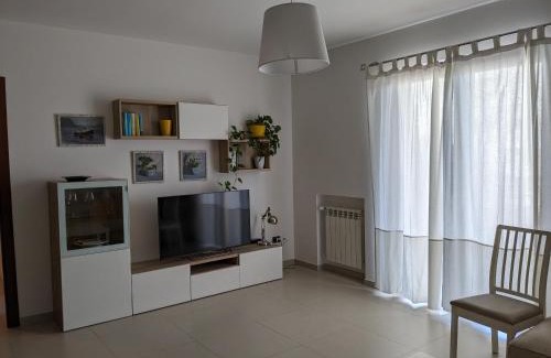 Taranto Apartment | Guest Favorite: La Casa dei Due Mari with Convenient Parking