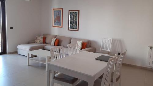 Taranto Apartment | Guest Favorite: La Casa dei Due Mari with Convenient Parking