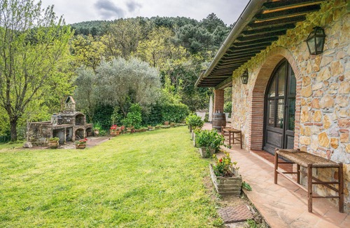 Buti Villa | La Casa dei Ricordi - Three Bedroom Villa, Sleeps 9