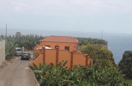 Los Sauces House | Welcoming La Casa del Abuelo: Child-Friendly Retreat