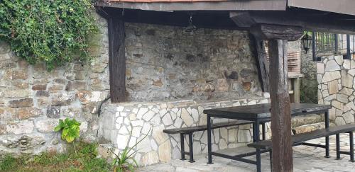 Solorzano House | Discover La Casa del Acebal: Pet-Friendly Getaway