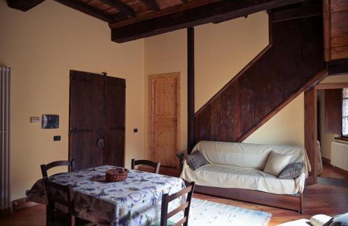 Cinzano House | Discover LA CASA DEL CASTELLANO: 10/10 Guest Rated Retreat