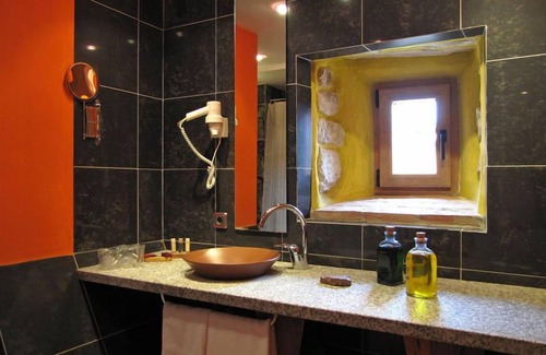 Calatanazor Hotel | Relax at La Casa del Cura de Calatañazor with Spa & Dining