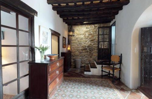 Jimena de la Frontera House | Enchanting La Casa del Piano: Poolside Relaxation Awaits