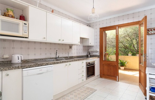 Alcanada House | LA CASA DEL FAR - Delightful Coastal Retreat with Free WiFi