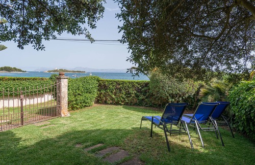 Alcanada House | LA CASA DEL FAR - Delightful Coastal Retreat with Free WiFi