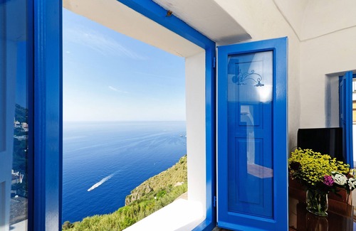 San Michele Villa | Discover La Casa Del Melograno: Oceanfront Gem in Furore