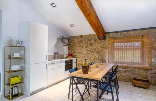 Balaguer Apartment | Discover La Casa Del Miracle: 4-Star Retreat Awaits