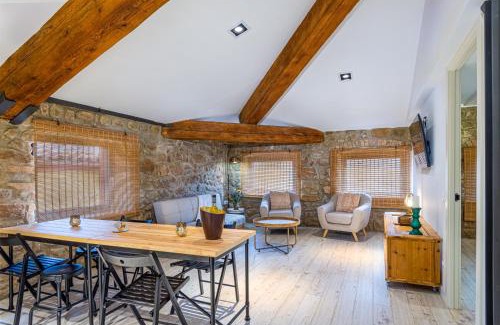 Balaguer Apartment | Discover La Casa Del Miracle: 4-Star Retreat Awaits