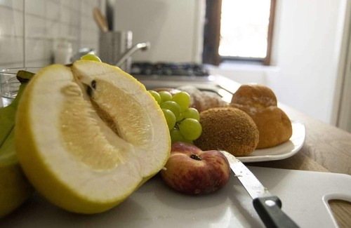 Old Town Apartment | Experience La Casa del Moro: Prime Location in Catania