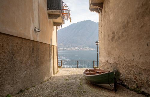 Colonno Apartment | Experience Comfort at La Casa del Pescatore - 4 Stars