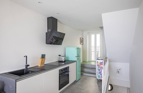 Colonno Apartment | Experience Comfort at La Casa del Pescatore with Breakfast
