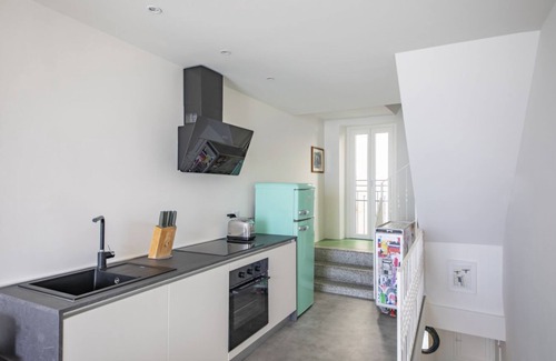 Colonno Apartment | Cozy La Casa del Pescatore with Kitchen in Como