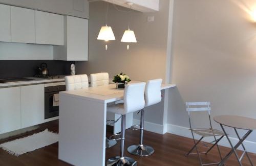 Lovere Old Town Apartment | Discover La Casa Del Porto: Child-Friendly with Hot Tub