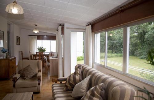 Sigueiro House | Discover LA CASA DEL RÍO - Family-Friendly Near Santiago