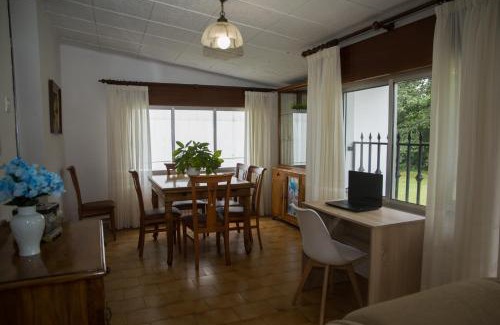 Sigueiro House | Discover LA CASA DEL RÍO - Family-Friendly Near Santiago