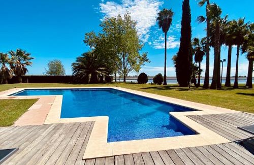 Amposta House | Discover La Casa del Riu Vell: 9.5/10 Rating & Family-Friendly