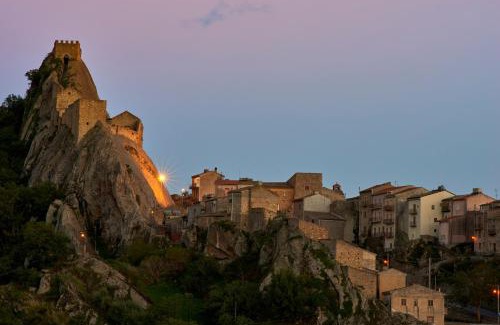 Sperlinga House | Discover la casa del sarto: Pet-Friendly & Family-Great Stay