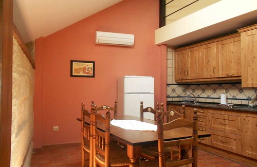 Old Town Baeza Cottage | Cozy La Casa del Seise: Spa Retreat for Couple Getaways