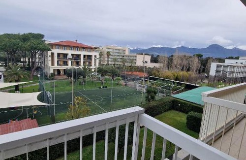 Lido di Camaiore Apartment | Coastal Retreat: La Casa del Sole with Ocean Views