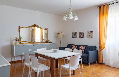 Rocca San Giovanni Apartment | Discover La Casa del Viaggiatore - Family-Friendly Retreat