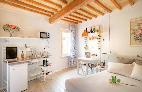 Parma City Centre Apartment | Discover La Casa del Vino: Rated 8.9 by Guests