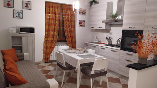 Carasco Apartment | La Casa Dell'Arco: Guest Rated 9.7, Pet & Child Friendly