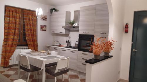 Carasco Apartment | La Casa Dell'Arco: Guest Rated 9.7, Pet & Child Friendly