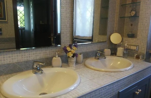 Marcellina Apartment | Kid-Friendly Getaway at La Casa delle Ciliegie with Hot Tub