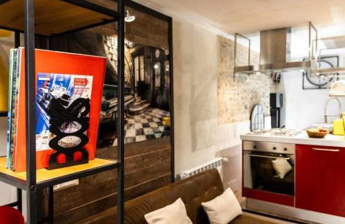 Centro Storico Nord Apartment | Discover La Casa dello Stilista: 4-Star Gem for Families